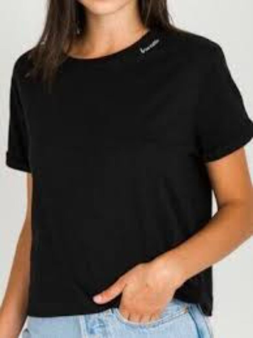 NWT Brunette The Label Black Short Sleeve T-Shirt "Blonde" Size S/M